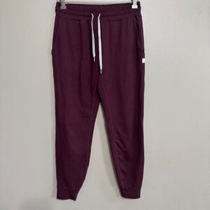 Vuori maroon color women’s performance joggers size XS